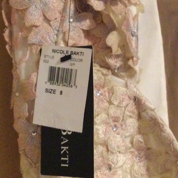 Nicole Bakti Women's Peach Flower Applique - Picture 10 of 16